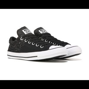 CONVERSE
Women's Chuck Taylor All Star
